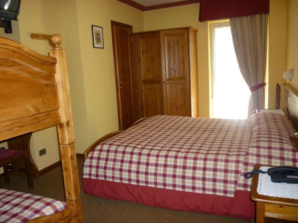 Hotel I Rododendri Valfurva Camera foto
