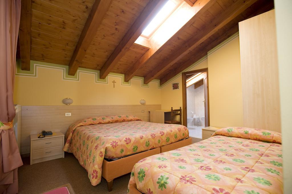 Hotel I Rododendri Valfurva Camera foto