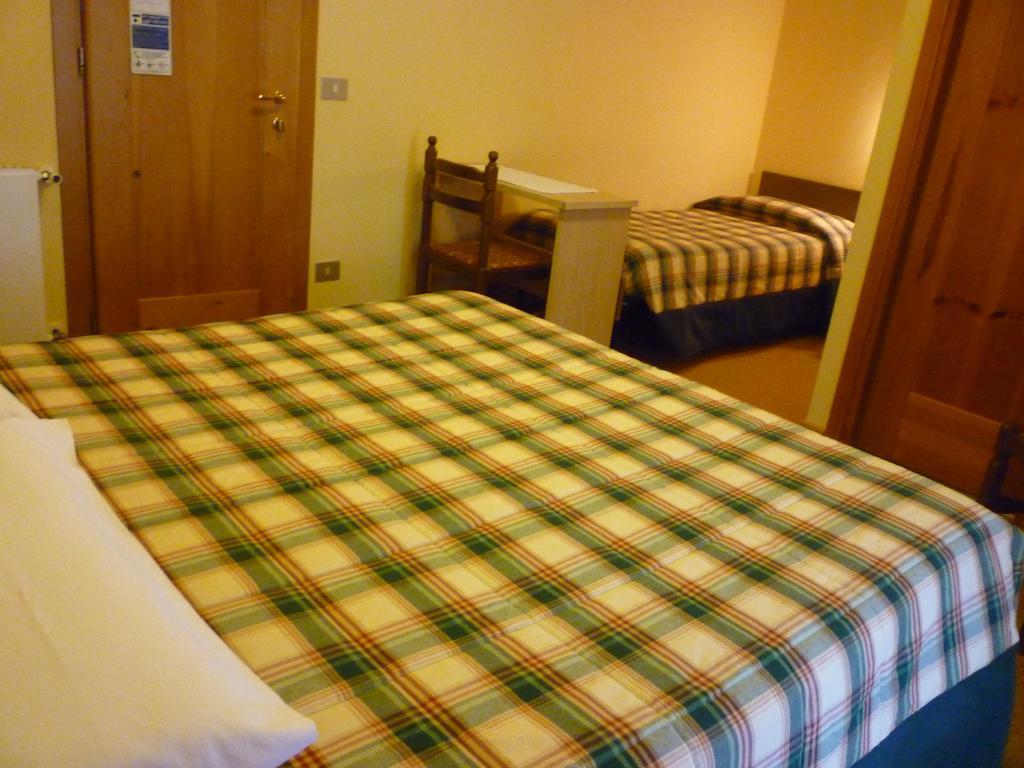 Hotel I Rododendri Valfurva Camera foto