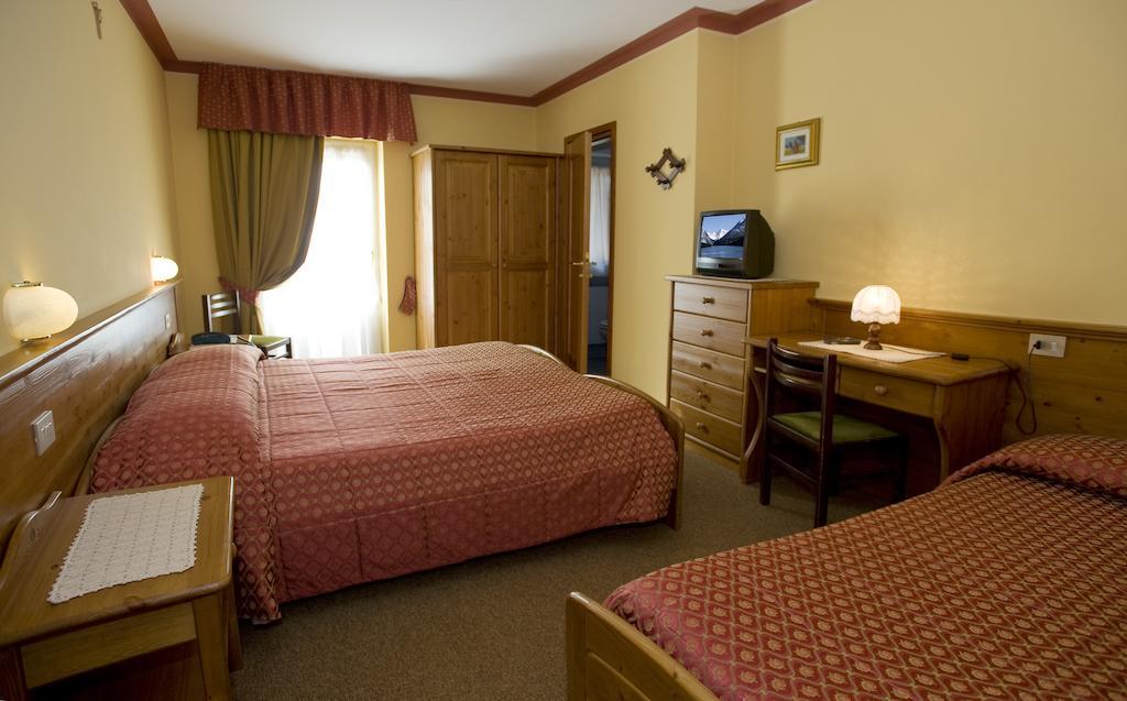Hotel I Rododendri Valfurva Camera foto