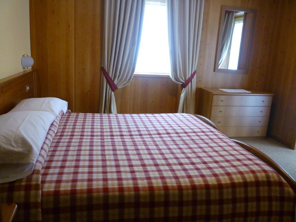 Hotel I Rododendri Valfurva Camera foto