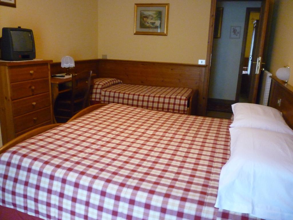 Hotel I Rododendri Valfurva Camera foto